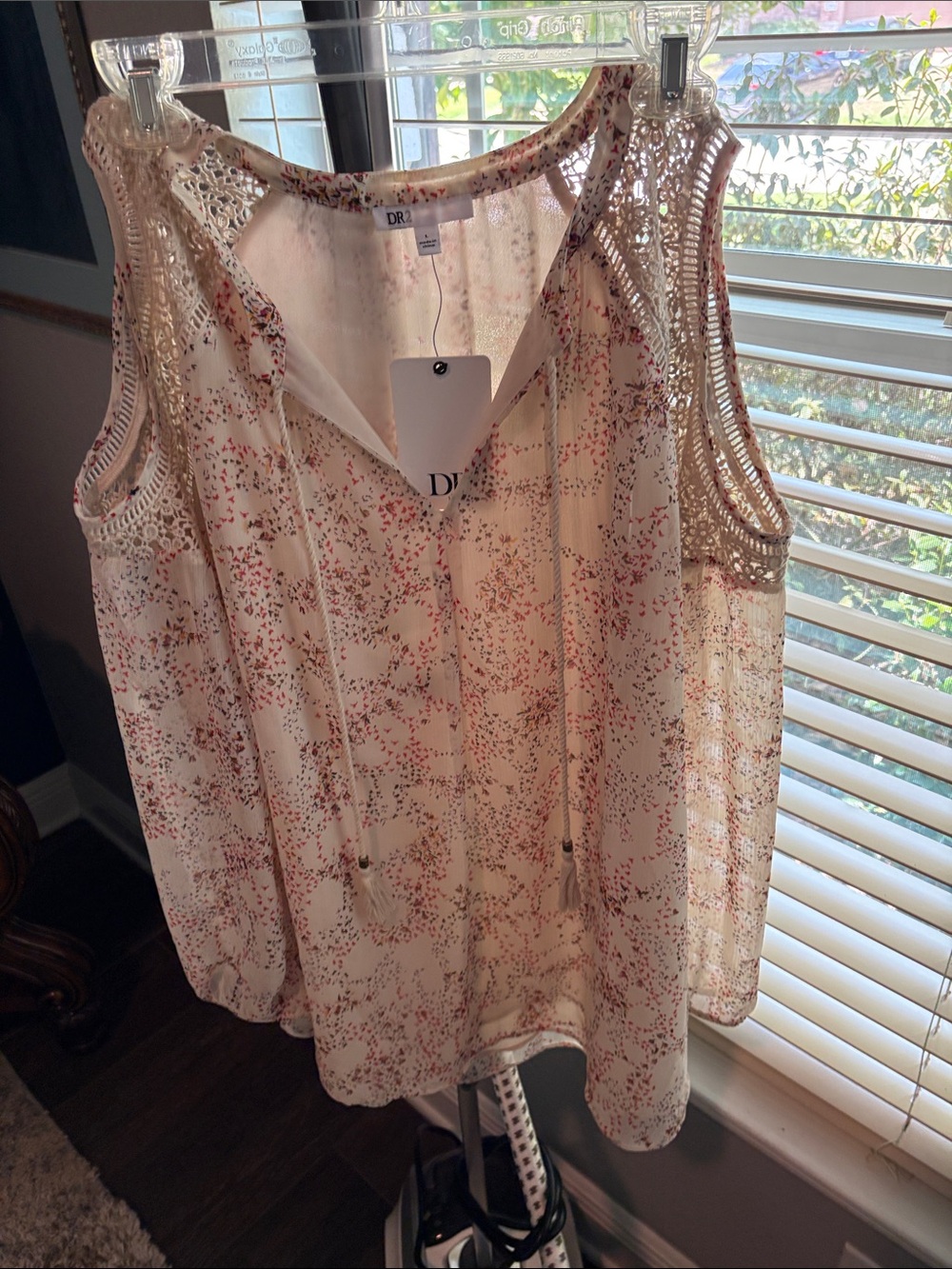DR2 Cream and Pink Floral Crochet-Shoulder Camisole